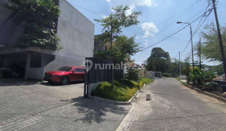 Rumah Mewah Semi Furnished Siap Huni di Tampomas Townhouse 2