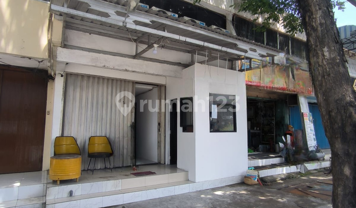 Ruko Kost (Boarding House Shop) in the Old Town Area, Sayangan Street, Central Semarang