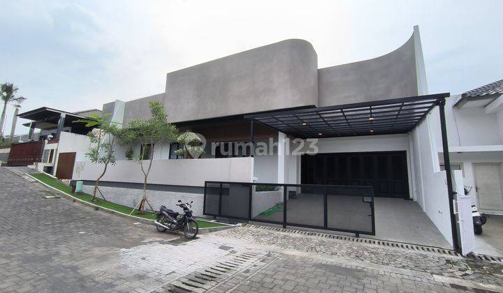 Dijual Rumah Mewah di Graha Candi Golf Panorama 1