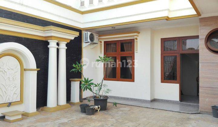 Rumah Bagus Area Tengah Kota Jl. Anggrek, Pekunden, Semarang 2