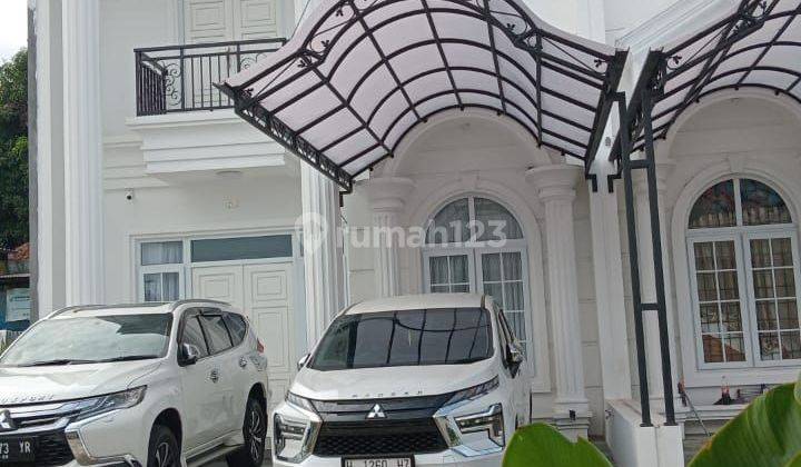 Rumah 2 Lantai Bergaya Eropa Di Ciracas Jakarta Timur 2