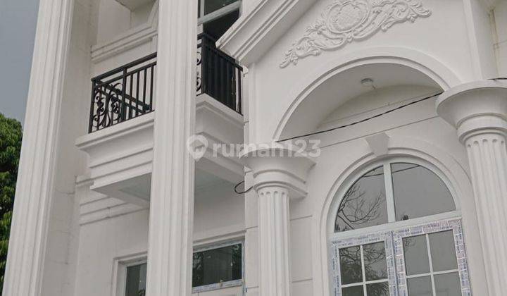 Rumah 2 Lantai Bergaya Eropa Di Ciracas Jakarta Timur 1