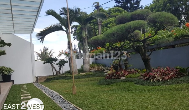 Dijual Rumah Jalan Setrasari Kulon Bandung Mewah Nyaman Strategis Siap Huni Dijual Rumah Jalan Setrasari Kulon Bandung Mewah Nyaman Strategis Siap Huni