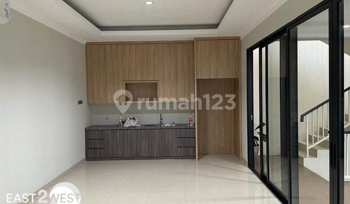 For Sale Beautiful House Kebayoran Symphony Bintaro South Tangerang Strategic Ready to Live In 2