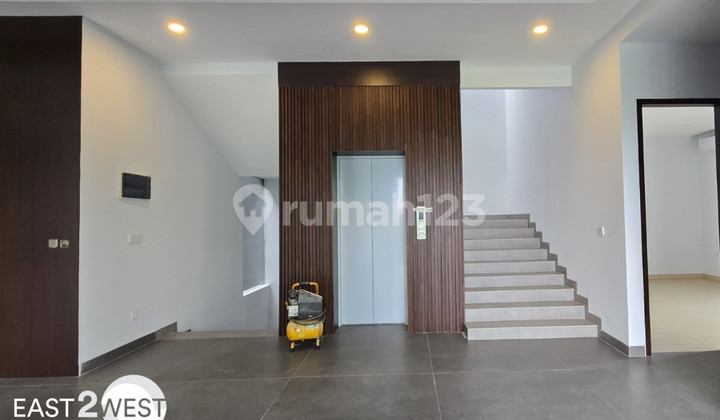 For Sale Feronia Park Alam Sutera Luxury Beautiful House Ready to Occupy 2