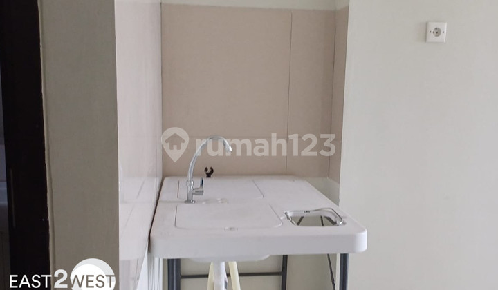 Cheap Sale Studio Type Apartment at Nifarro Park, South Jakarta 2