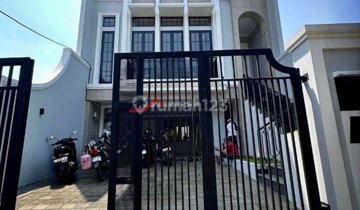 For Sale Rumah Baru Dalam Townhouse Ampera, Jakarta Selatan 1