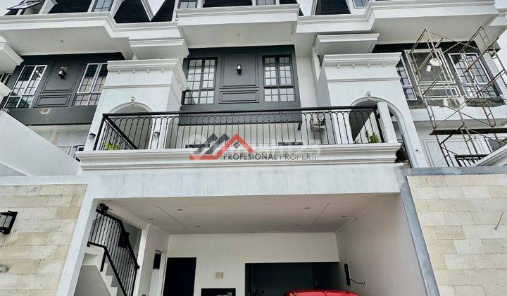 Dijual : Pejaten Barat, Jaksel - Town House Baru Excellent Luxury Home American Classic Bangunan 4 Lantai+rooftop  Sisa 5 Unit Rumah  2