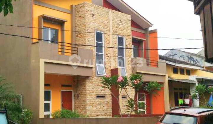 For Sale: 2-Story House Ready to Occupy in a Cluster with Strategic Location Near Pamulang Toll Road in Ciputat. 2