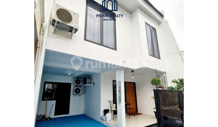 For sale: 2.5-story house, ready to occupy in Bintaro Sector 2 area.