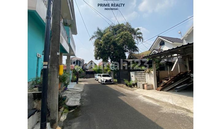 Rumah dalam Perumahan Anggrek Loka Graha Raya 2