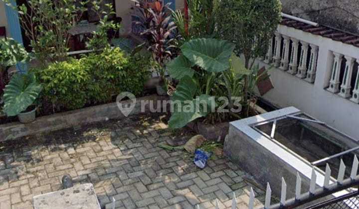 For Sale Main House + 4-Door Rental Units in Ciputat 2