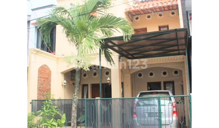 Rumah 2 Lantai Dalam Komplek di Dekat Bintaro