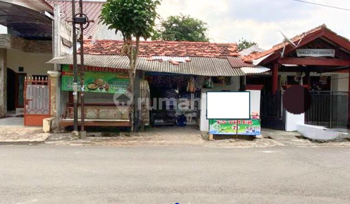 Rumah Tua, Hitung Harga Tanah Saja. Lokasi Strategis Pinggir Jalan Utama