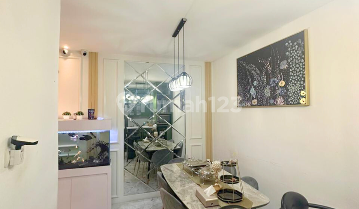 Dijual Rumah Semi Furnish 2,5 Lantai + Rooftop Siap Huni di Paradise Serpong City. 2