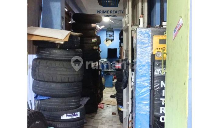 Shop house in Graha Raya 2