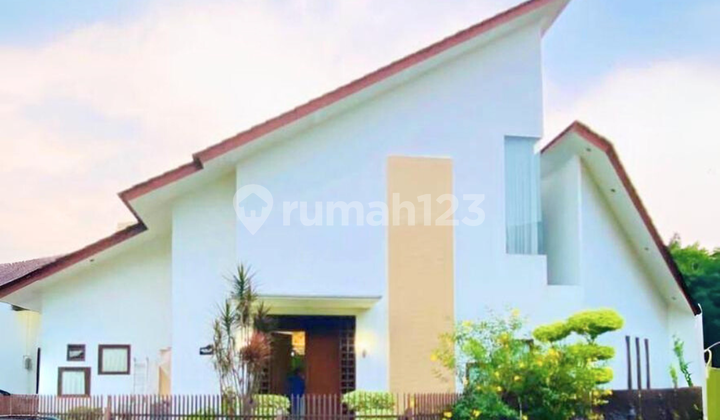 For Sale Semi-Furnished Hook House Ready to Occupy Near Sudimara Station.