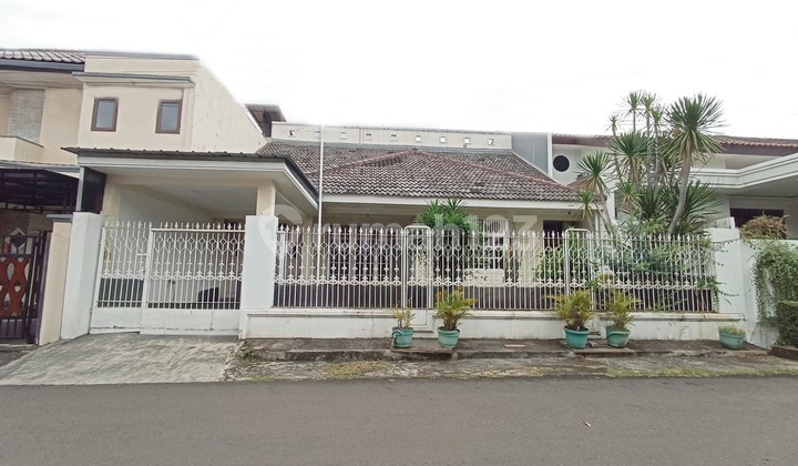 Dijual Rumah Lingkungan Nyaman di Bintaro Jaya Sektor 1 Jakarta Selatan