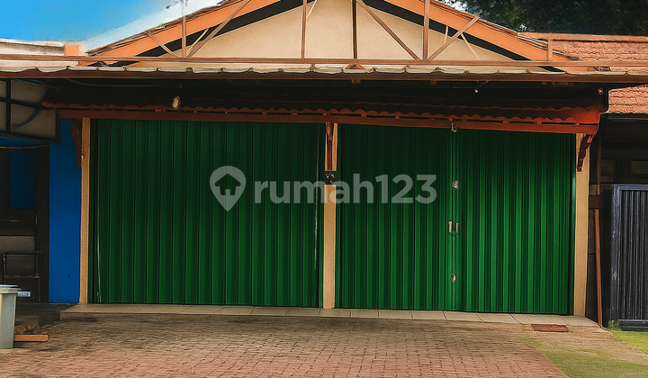 Strategic Shop House for Sale by Main Road, Suitable for Business, Office, or Warehouse in Pamulang. 1