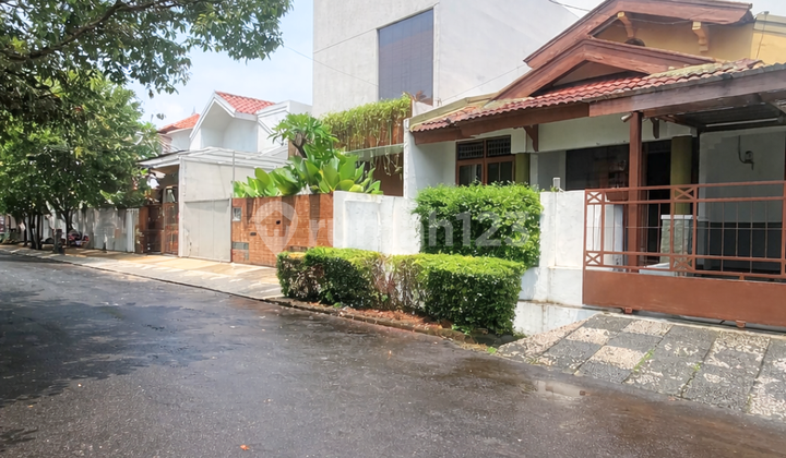 Dijual Rumah di Kawasan Eksklusif Bintaro Jaya Sektor 9 Dijual Rumah di Kawasan Eksklusif Bintaro Jaya Sektor 9