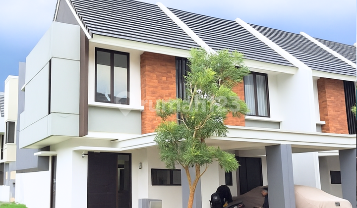 Dijual Rumah Hook 2 Lantai Siap Huni, Lokasi Super Strategis di Depok Dijual Rumah Hook 2 Lantai Siap Huni, Lokasi Super Strategis di Depok
