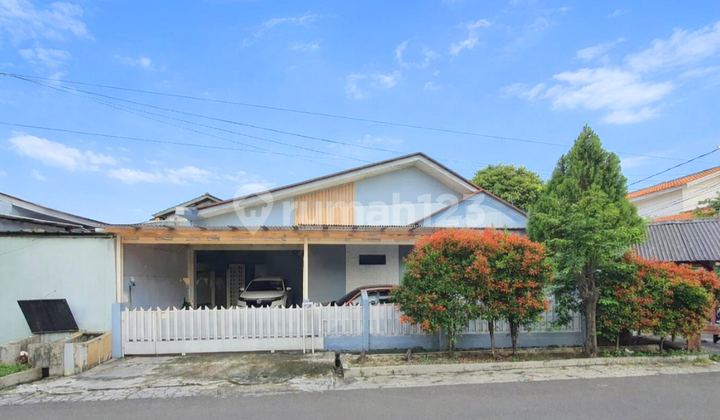 Dijual Rumah Hoek di Larangan Indah Tangerang