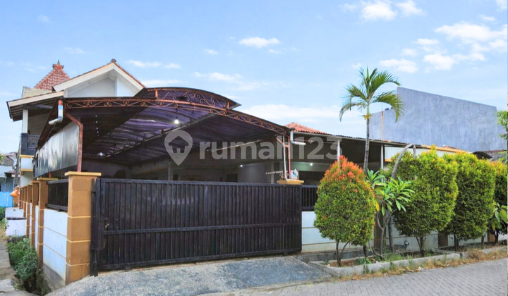 Dijual Rumah Hook Luas dan Nyaman Cocok untuk Hunian dan Ruang Usaha di Karang Tengah Tangerang Dijual Rumah Hook Luas dan Nyaman Cocok untuk Hunian dan Ruang Usaha di Karang Tengah Tangerang