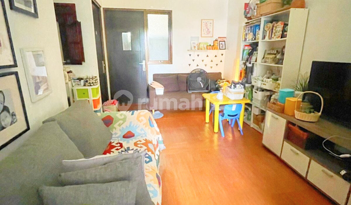 For Sale Ready-to-Live House, Super Strategic Location close to educational, health, shopping, and transportation facilities in Limo Depok 2