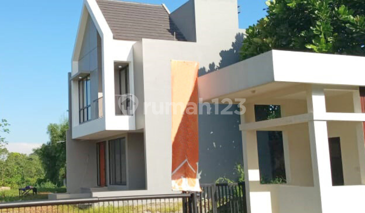 Dijual rumah 2 lantai siap huni di daerah Sawah Lama Ciputat