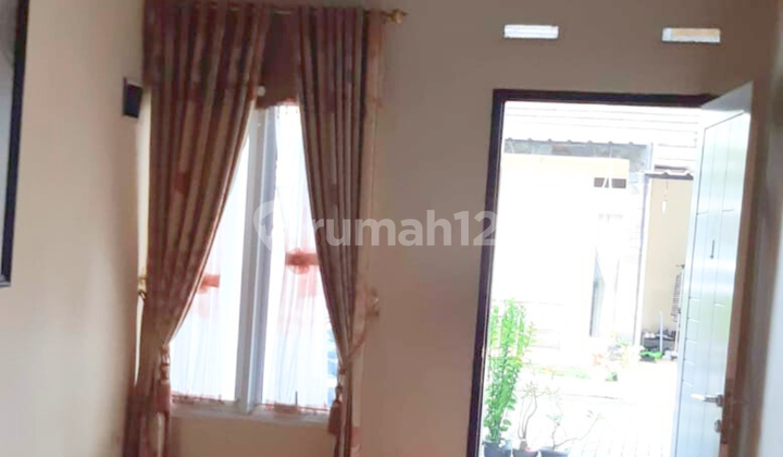 Dijual Rumah 2 Lantai Siap Huni Lokasi Strategis Dekat dengan Tip Top & Tol Pamulang di Ciputat 2