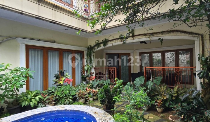 Rumah Mewah Di Amper Sangat Luas