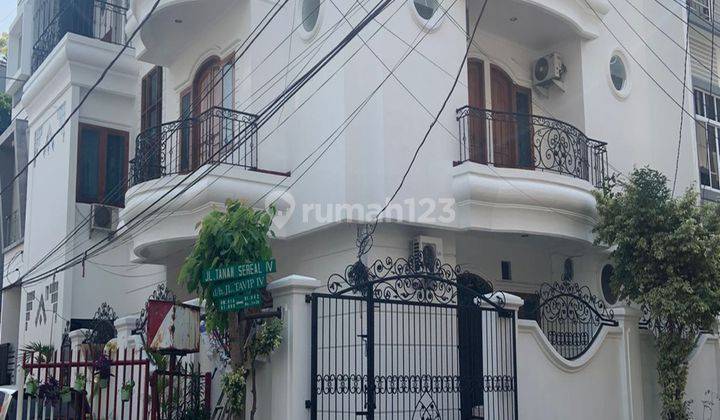 Dijual Cepat Rumah Hoek 3 Lantai Tanah Sereal Jakarta  Barat 1