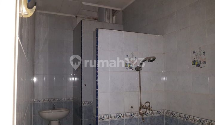 For Sale Cheap and Immediately 4-Floor House in Empang Bahagia, Jelambar. For Sale Cheap and Immediately 4-Floor House in Empang Bahagia, Jelambar.