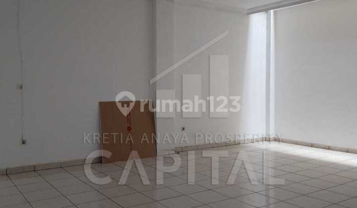 Rumah Tinggal Unfurnished Dengan Lokasi Strategis Dan siap Huni di Jalan Kembar Bandung 2