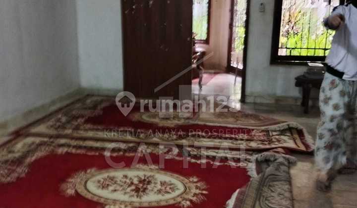 Paviliun Siap Huni dengan Parkir Luas Ddekat Jalan Riau