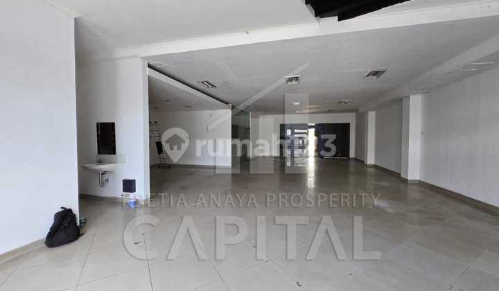 3-Story Ready-to-Use Building on Soekarno Hatta Street, Bandung
