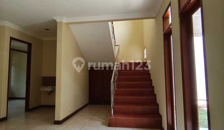 Dengan Harga Sewa Nego 70 Juta/Th, Rumah Sewa Sewa Siap Huni Non Renov