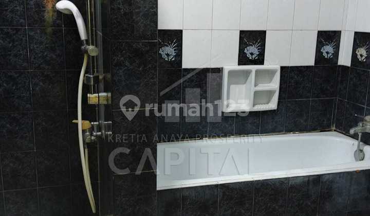 Ready-to-Live Pavilion with Spacious Parking Near Riau Road 2