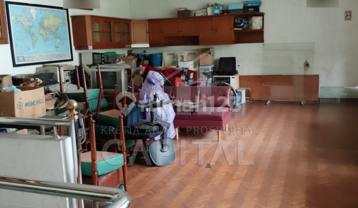 Land with a 2-Story Building on Jalan Pajajaran, Strategically Located, Suitable for Residence or Other Business Purposes 2