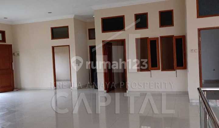 Unfurnished Residential House with Strategic Location and Move-In Ready on Kembar Street, Bandung.