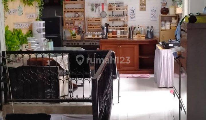 Dijual Rumah 2 Lantai Dekat Lapangan Tegalega Lokasi Strategis