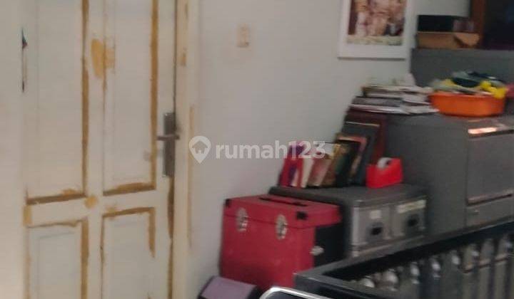 Dijual Rumah 2 Lantai Dekat Lapangan Tegalega Lokasi Strategis