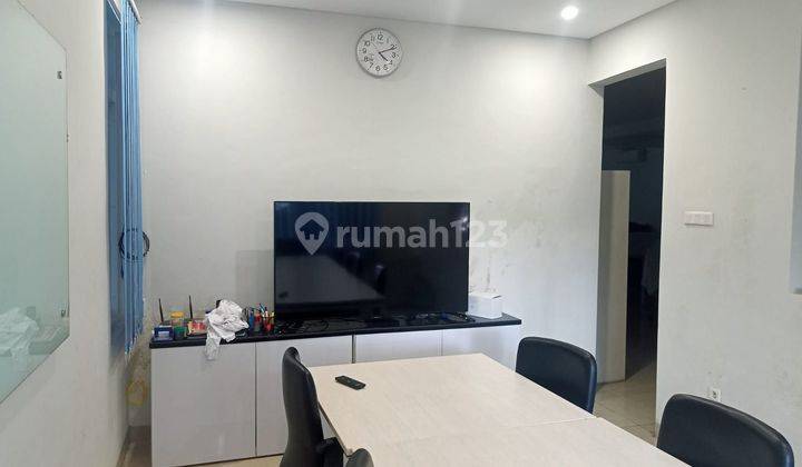 Ruang Usaha Kantor AC 1