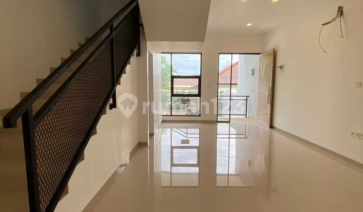 New 2-Story House in Cinere Complex 2