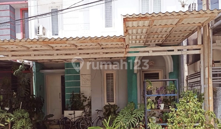 Rumah Komplek Dekat Akses Tol