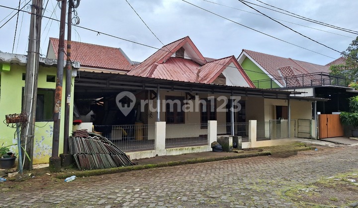 Rumah Luas di Hook Dalam Komplek 2