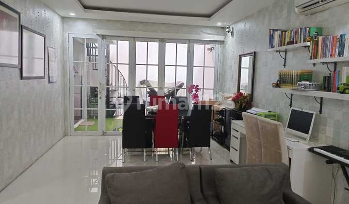 Rumah 2 Lantai Dekat Akses Jalan Tol Bebas Banjir 2