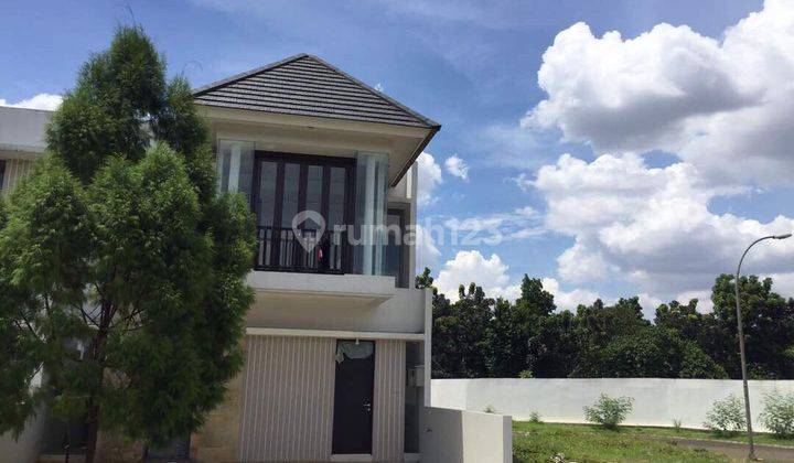 Rumah lantai 2 di sewakan di green andara 1