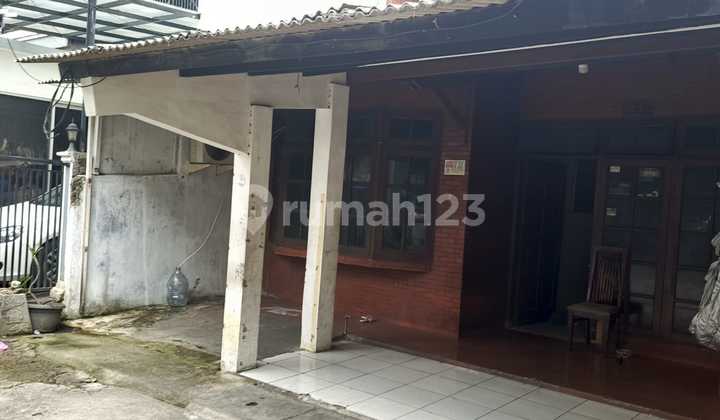 Decent House for Business Space Near Bedeng Market on Jalan Cempaka Sari 3 Decent House for Business Space Near Bedeng Market on Jalan Cempaka Sari 3