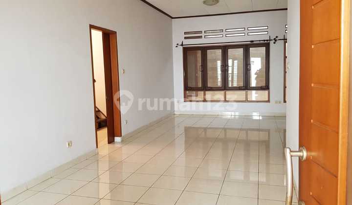 Rumah Murah Luas dan Terawat di Wijaya Kusum Cilandak 2